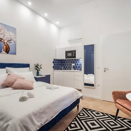 D58 - Grand Boulevard Royal - Location By Bqa Appartamento